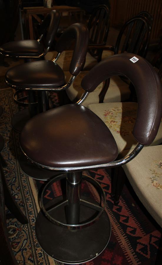 5 leather bar stools(-)